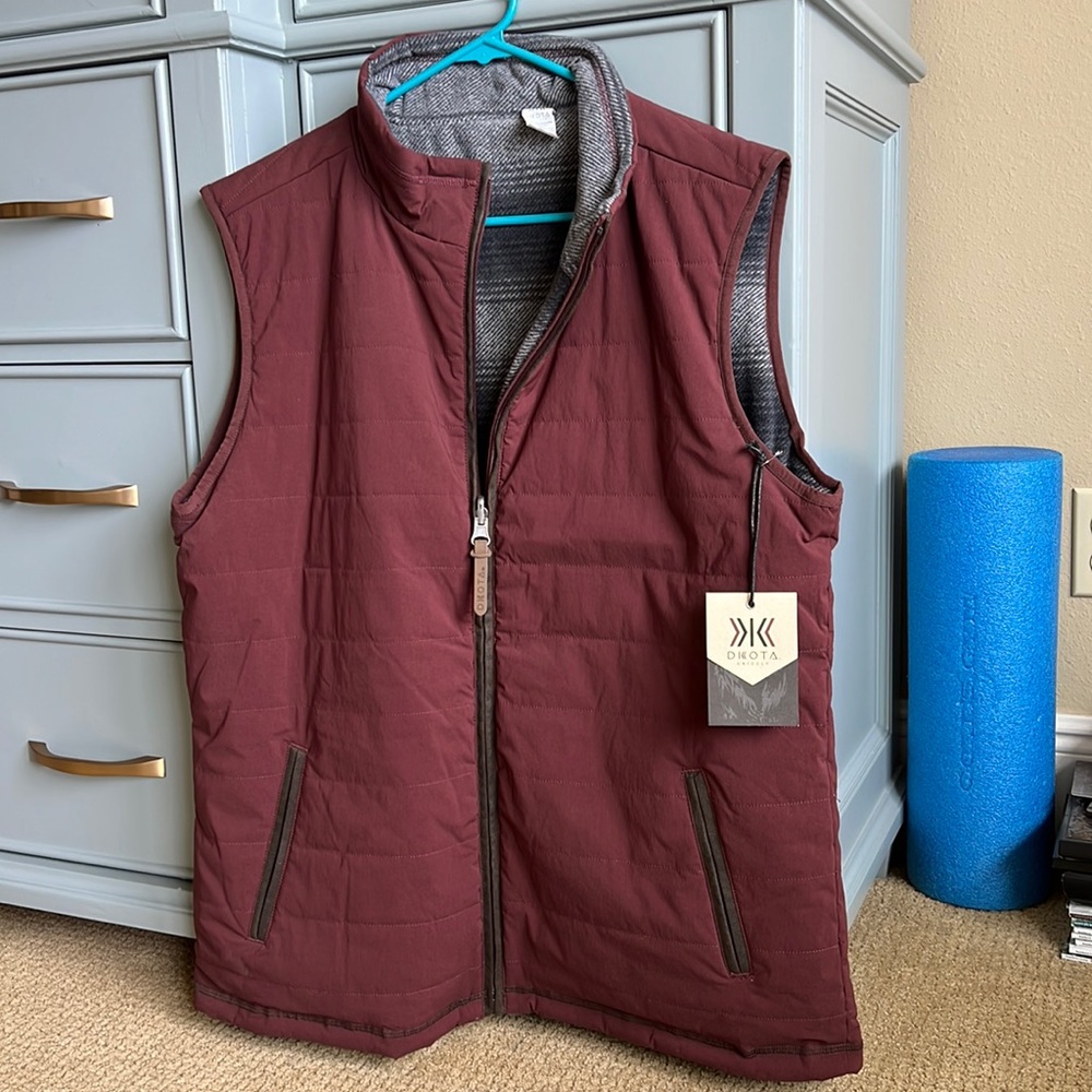 Men’s never worn Dkota Grizzy vest with tags